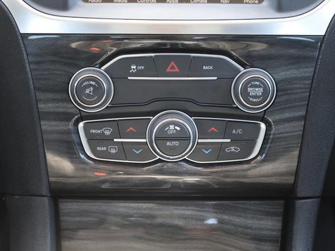 Used 2016 Chrysler 300 Limited image 21