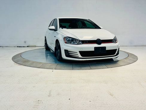 Used 2015 Volkswagen GTI S FWD image 11