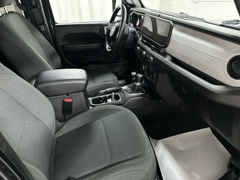 Used 2024 Jeep Wrangler Unlimited Sport AWD/4WD image 18