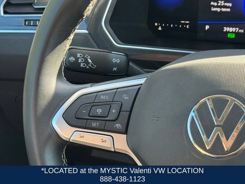 Certified 2022 Volkswagen Tiguan SE w/ Panoramic Sunroof Package AWD/4WD image 43