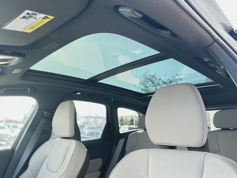 New 2026 Volvo XC60 B5 Plus w/ Protection Package Premier AWD/4WD image 24
