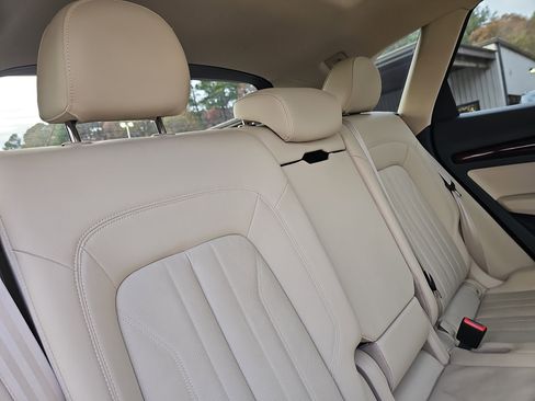 Used 2018 Audi Q5 2.0T Premium Plus w/ Premium Plus Package image 12