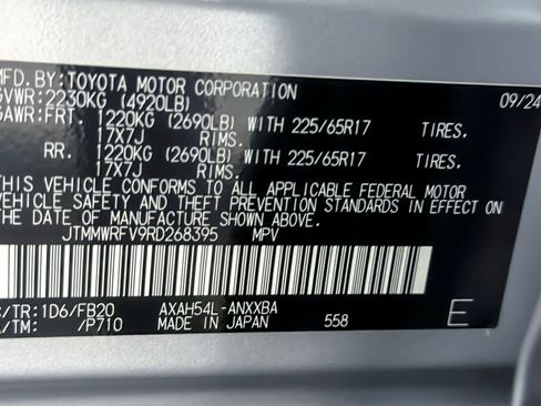 Used 2024 Toyota RAV4 LE AWD/4WD image 27