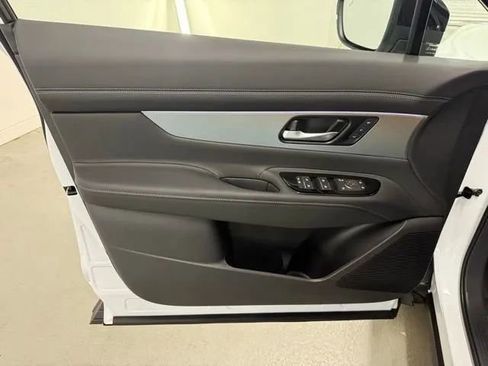 New 2025 Nissan Murano SL w/ Cargo Package AWD/4WD image 14