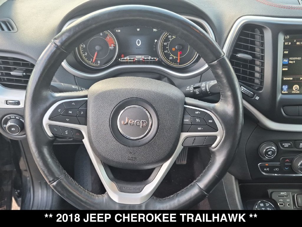 Used 2018 Jeep Cherokee Trailhawk AWD/4WD image 22