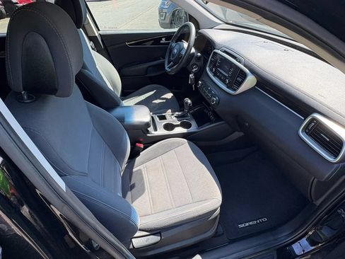 Used 2016 Kia Sorento AWD image 34