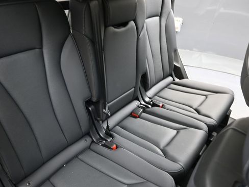 Used 2025 Audi Q7 3.0T Premium Plus w/ Premium Plus Package image 16