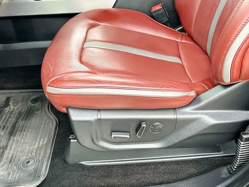 Used 2018 Ford F150 Platinum w/ Equipment Group 701A Luxury AWD/4WD image 9