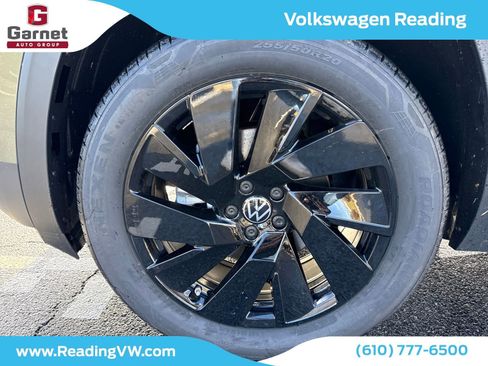 New 2026 Volkswagen Atlas SE image 9