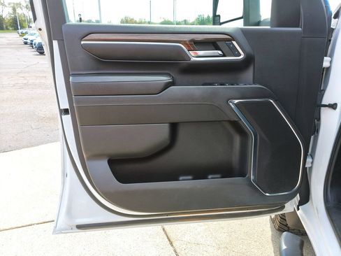 Used 2024 Chevrolet Silverado 2500 LT AWD/4WD image 19