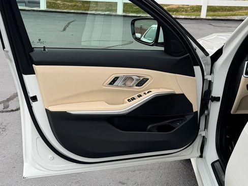 Used 2023 BMW 330i xDrive Sedan w/ Premium Package image 15