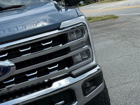 Used 2023 Ford F350 Lariat w/ Chrome Package AWD/4WD image 10