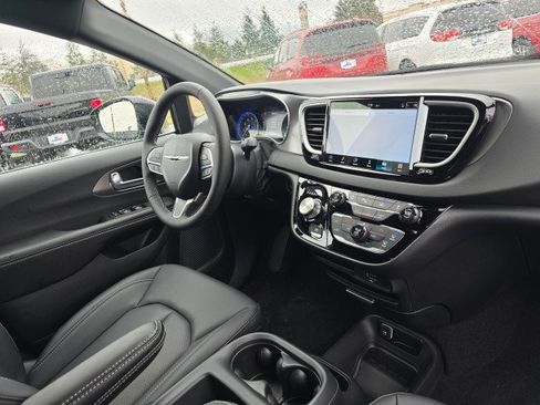 New 2026 Chrysler Voyager LX FWD image 10
