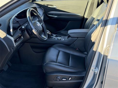 Used 2024 Cadillac XT4 Premium Luxury image 18