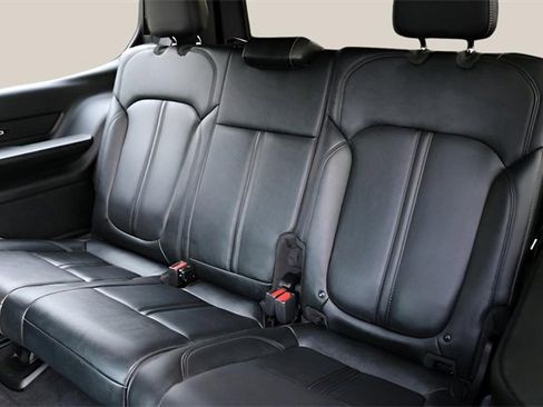 Used 2022 Jeep Wagoneer Series III w/ Flexible Seating Group image 15