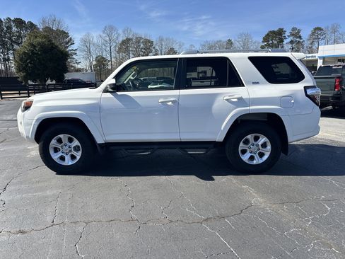 Used 2015 Toyota 4Runner SR5 image 5