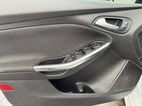 Used 2017 Ford Focus ST image 24