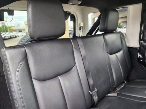 Used 2015 Jeep Wrangler Unlimited Sahara AWD/4WD image 4