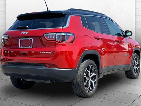 Used 2025 Jeep Compass Limited AWD/4WD image 12