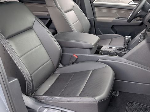 Used 2023 Volkswagen Atlas Cross Sport SE w/ Panoramic Sunroof Package FWD image 22