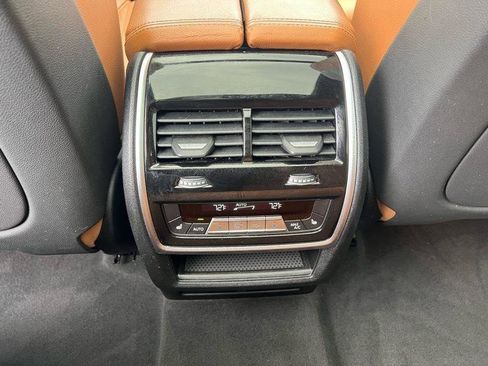 Used 2021 BMW X5 xDrive40i w/ M Sport Package image 12