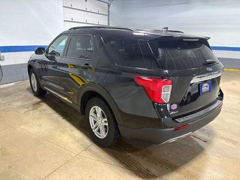 Certified 2022 Ford Explorer XLT w/ Equipment Group 202A AWD/4WD image 9
