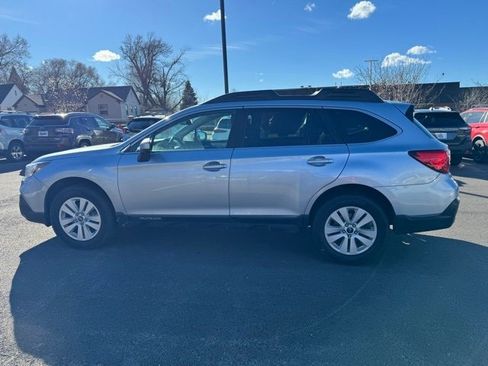 Used 2019 Subaru Outback 2.5i Premium image 6