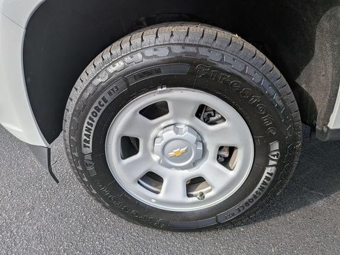 Used 2022 Chevrolet Colorado W/T AWD/4WD image 9