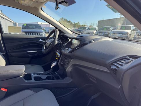 Used 2018 Ford Escape SE w/ SE Sync 3 Package FWD image 33