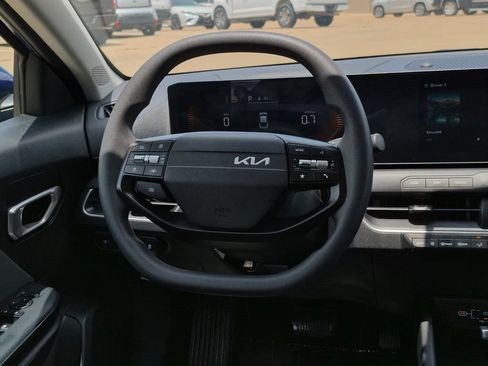 Used 2025 Kia K4 FWD image 10