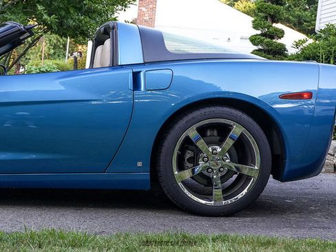 Used 2009 Chevrolet Corvette Coupe w/ Preferred Equipment Group RWD image 5