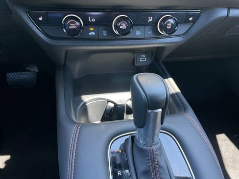 Certified 2025 Honda HR-V Sport image 18