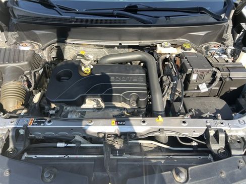 Used 2024 Chevrolet Equinox LT w/ LPO, Floor Liner Package FWD image 30
