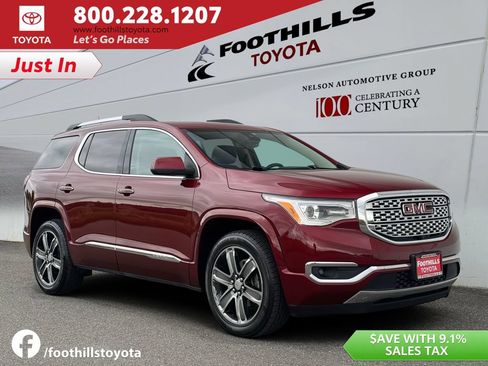 Used 2017 GMC Acadia Denali w/ Technology Package AWD/4WD image 1