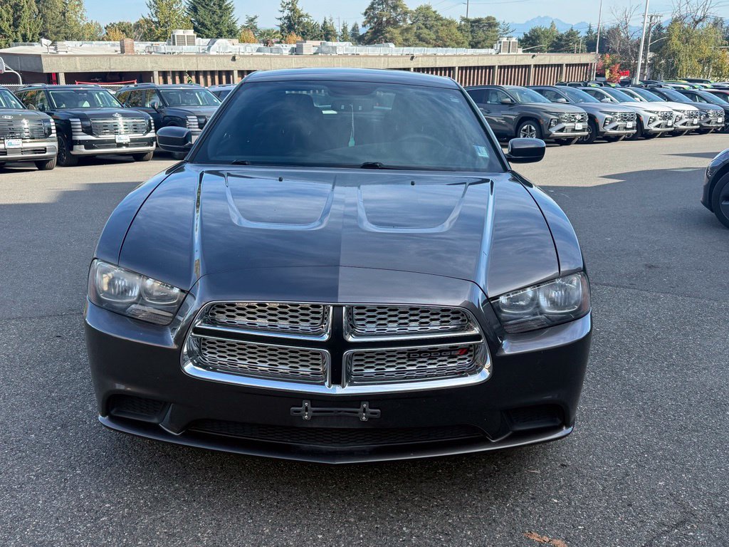 Used 2014 Dodge Charger SE RWD image 3