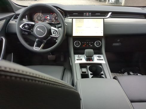 New 2026 Jaguar F-PACE R-Dynamic S image 13