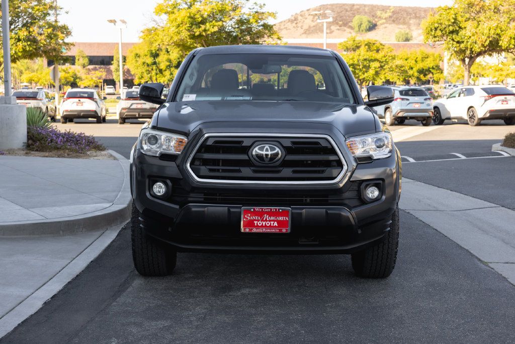 Used 2019 Toyota Tacoma SR5 RWD image 2
