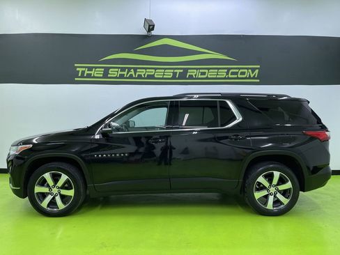 Used 2021 Chevrolet Traverse LT w/ LT Premium Package image 6