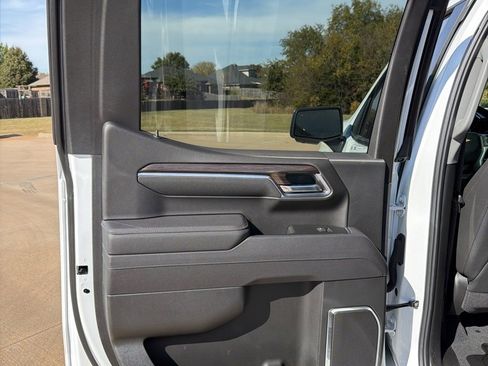 Used 2025 Chevrolet Silverado 1500 LT w/ Safety Package image 40