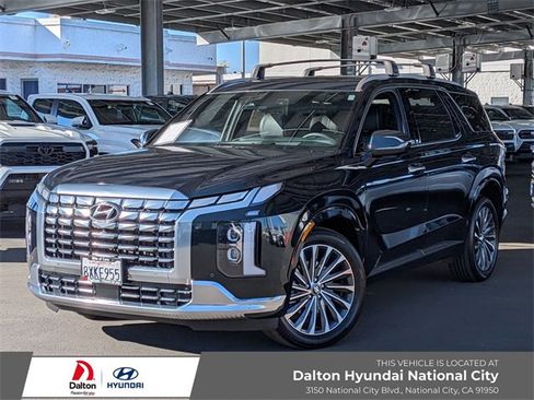 Used 2023 Hyundai Palisade Calligraphy image 1