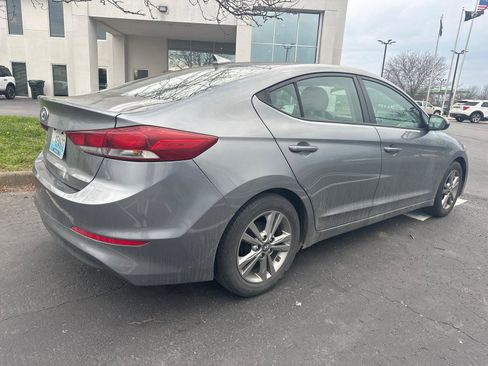 Used 2017 Hyundai Elantra SE image 4