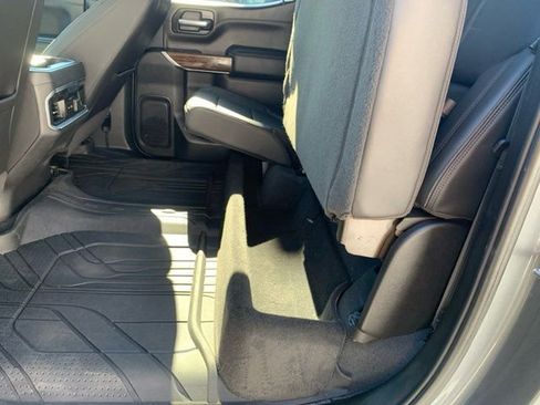 Used 2022 Chevrolet Silverado 1500 High Country w/ Technology Package image 18