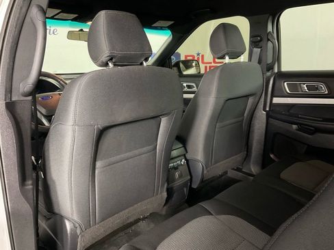 Used 2017 Ford Explorer XLT image 15