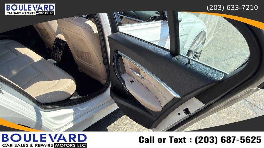 Used 2017 BMW 330i xDrive Sedan AWD/4WD image 34