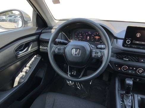 Used 2023 Honda Accord EX image 11