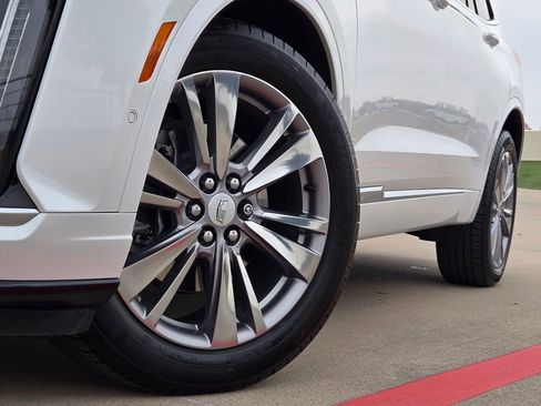 Certified 2023 Cadillac XT6 Premium Luxury w/ Technology Package image 8