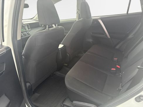 Used 2018 Toyota RAV4 LE w/ Carpet Mat Package AWD/4WD image 24