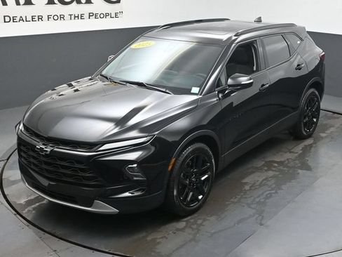 Used 2025 Chevrolet Blazer LT w/ Sound & Technology Package FWD image 47