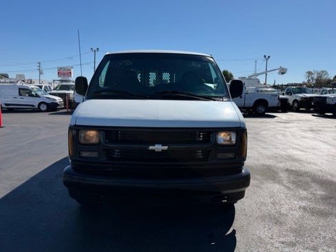 Used 2000 Chevrolet Express 2500 Express image 2