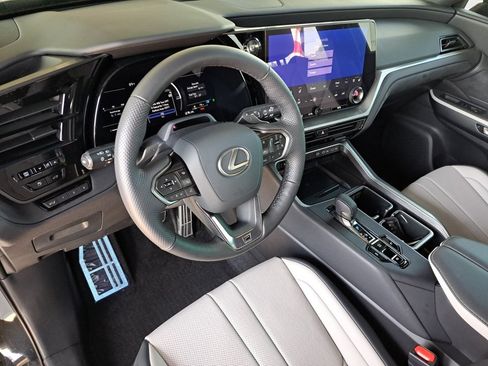 Used 2025 Lexus TX 500h AWD w/ Technology Package image 13